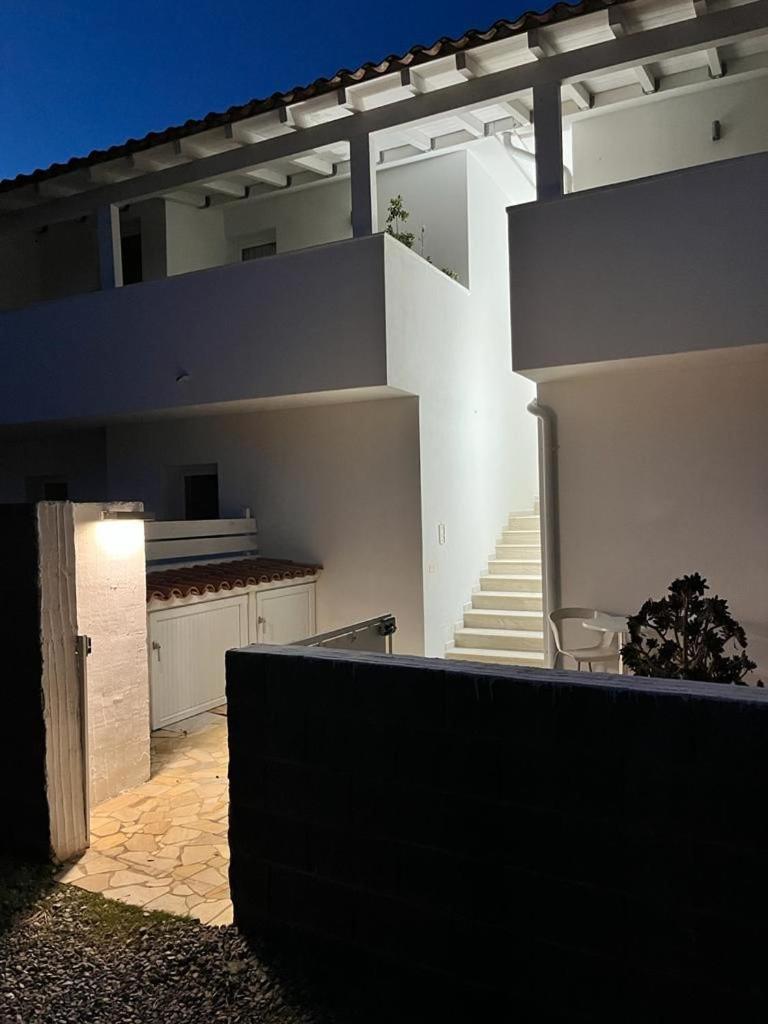 Case Vacanze "Bianco Mare" Porto Pino Exterior photo