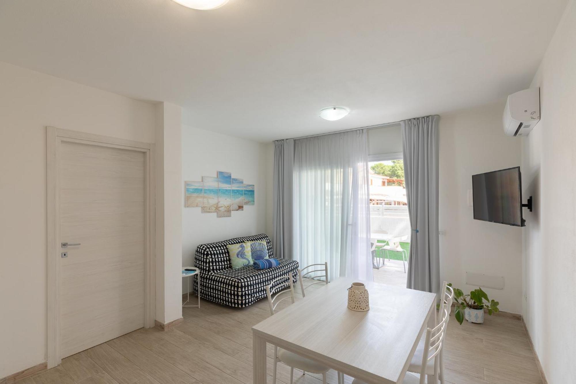 Case Vacanze "Bianco Mare" Porto Pino Exterior photo